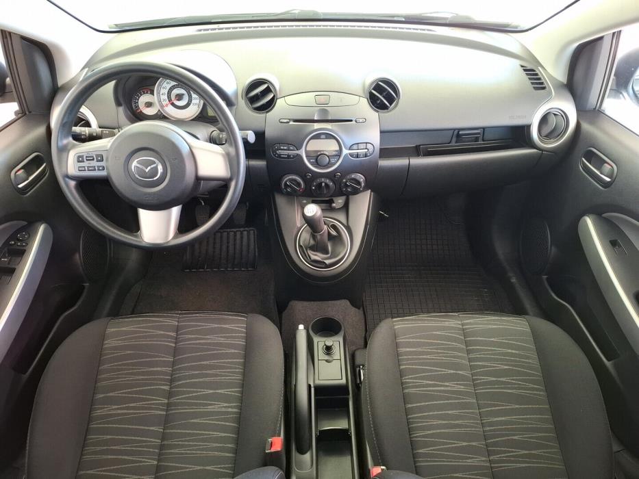 MAZDA 2 2010