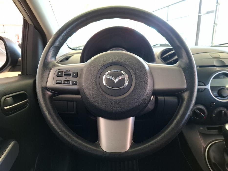 MAZDA 2 2010