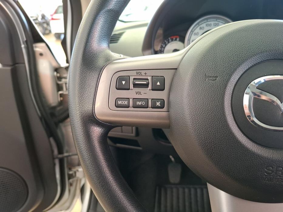 MAZDA 2 2010