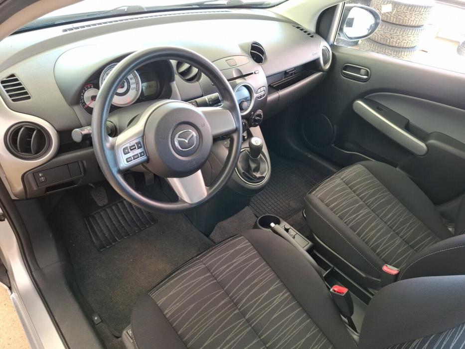 MAZDA 2 2010