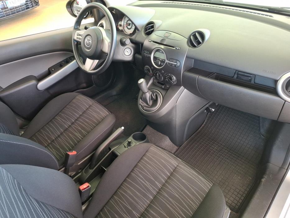 MAZDA 2 2010
