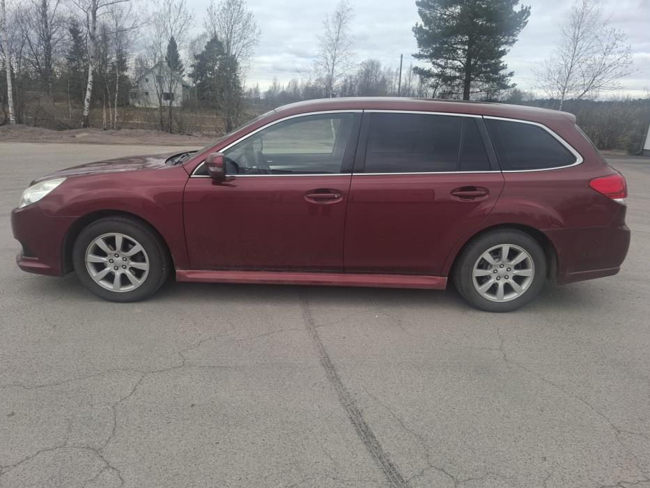 SUBARU Legacy 2011