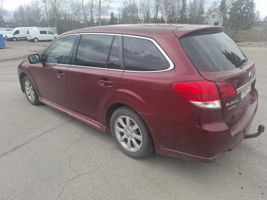 SUBARU Legacy 2011