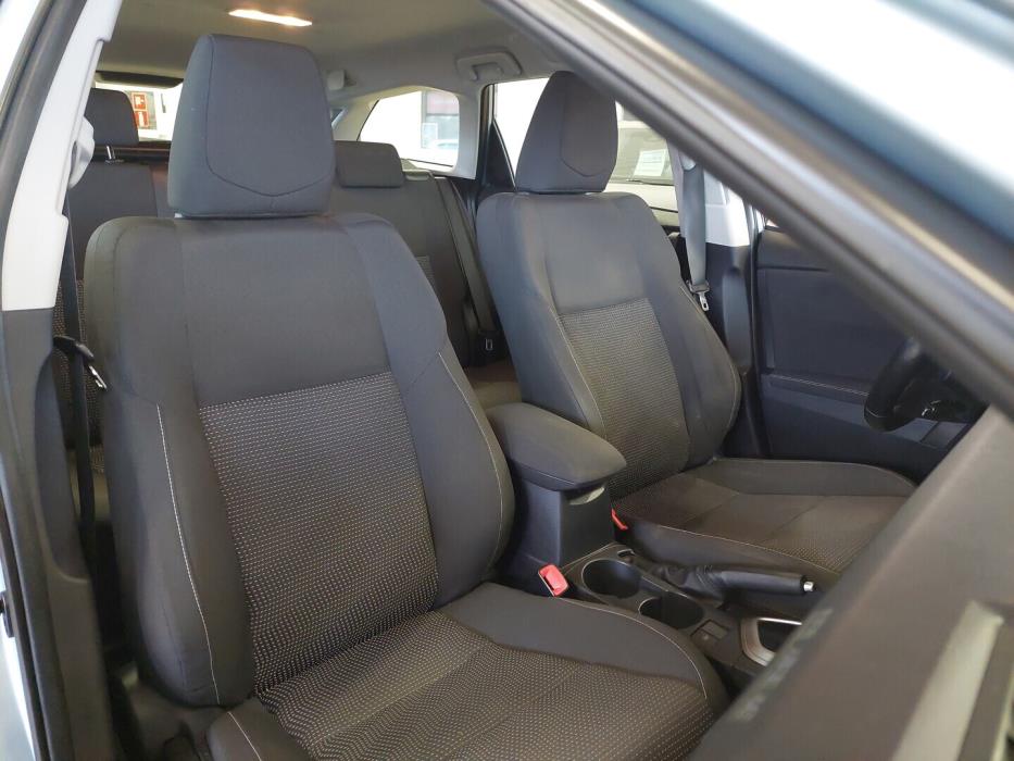 TOYOTA Auris 2014