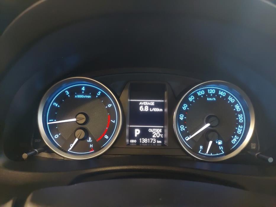 TOYOTA Auris 2014