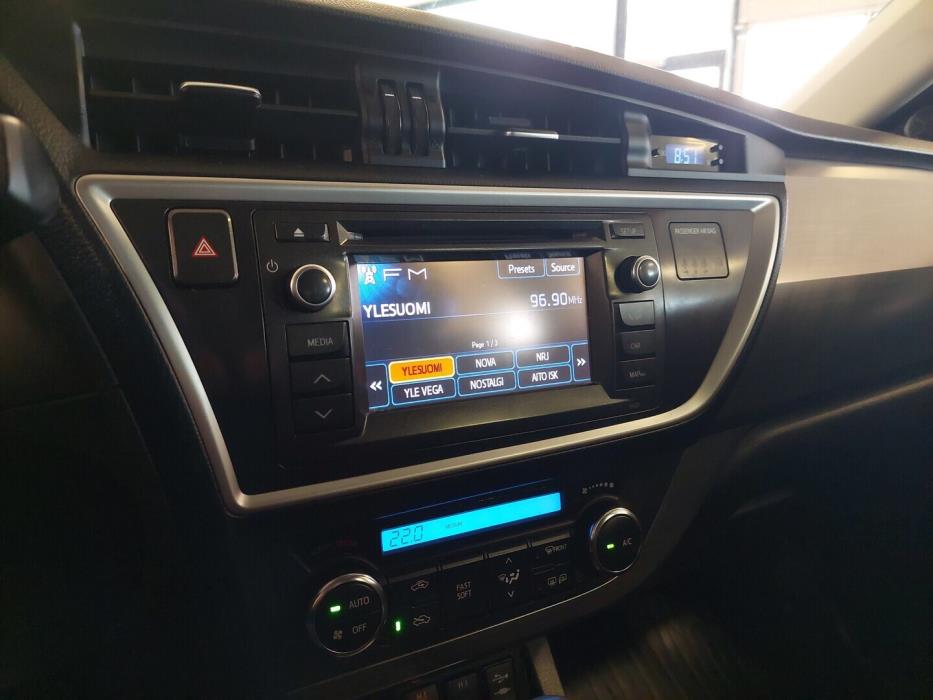TOYOTA Auris 2014