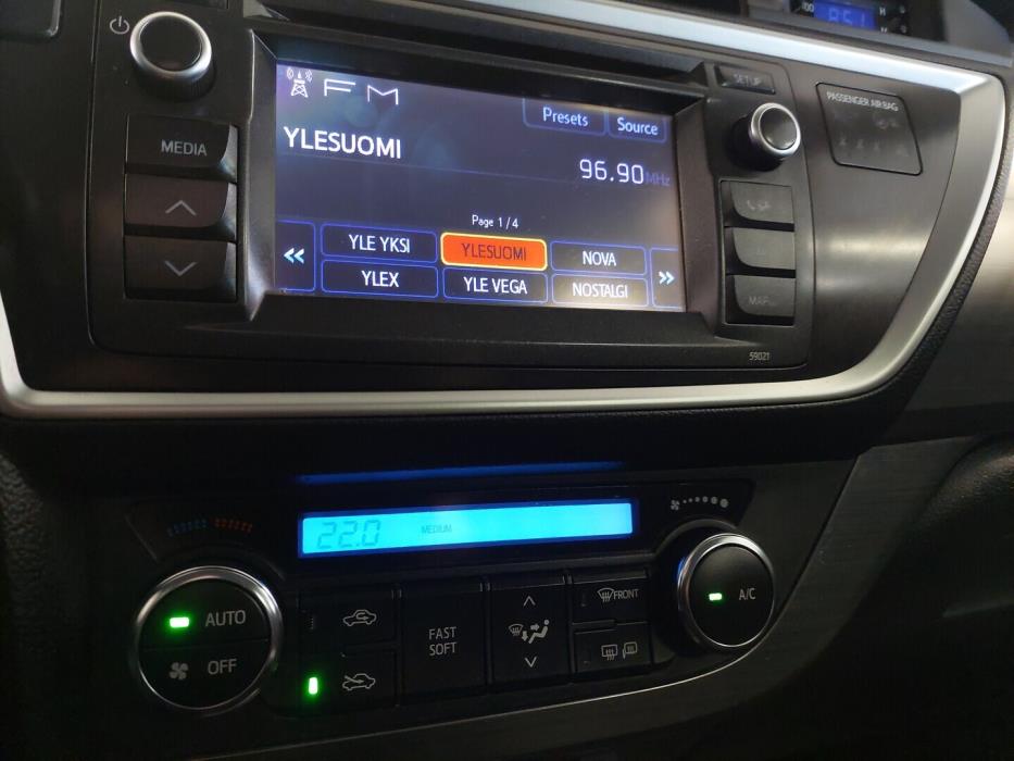 TOYOTA Auris 2014