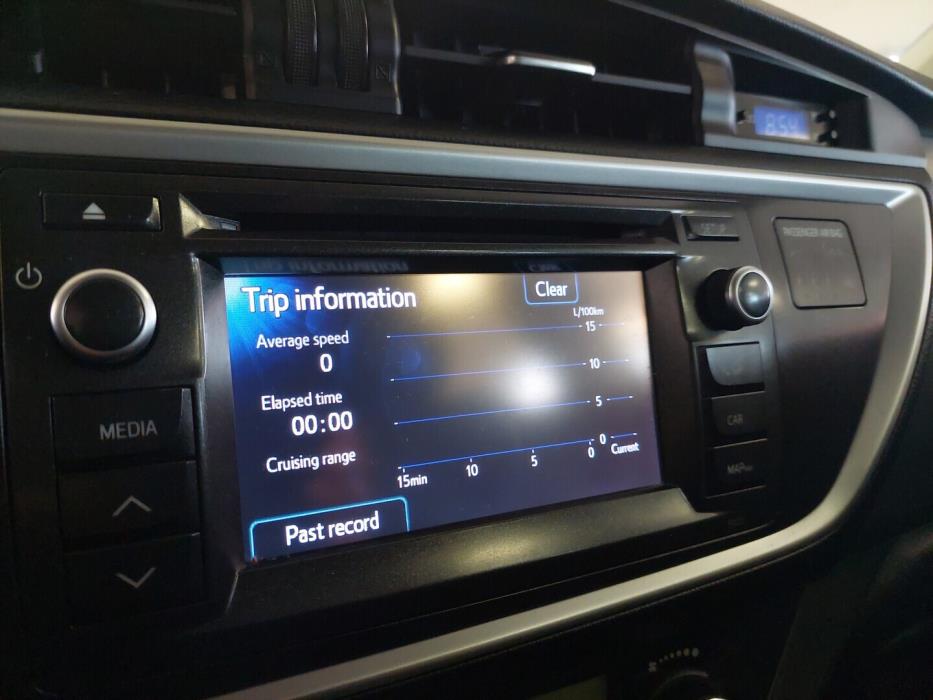 TOYOTA Auris 2014
