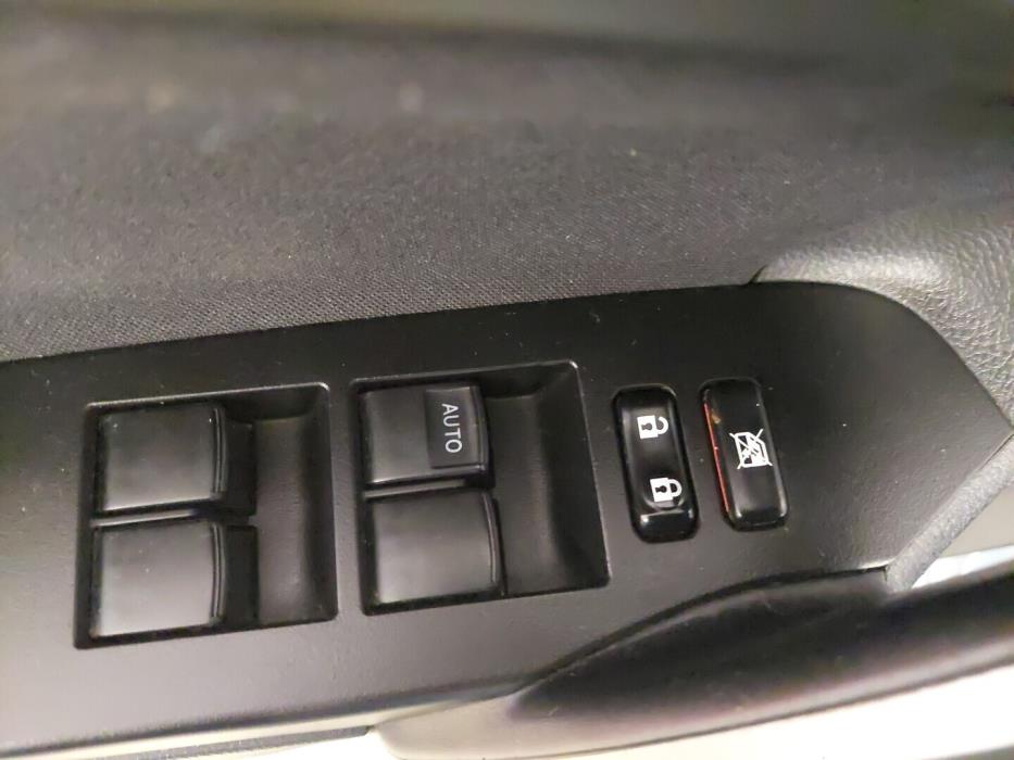 TOYOTA Auris 2014