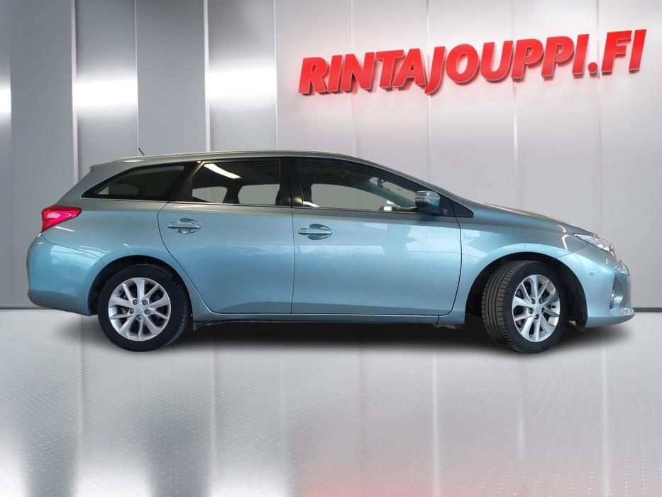 TOYOTA Auris 2014