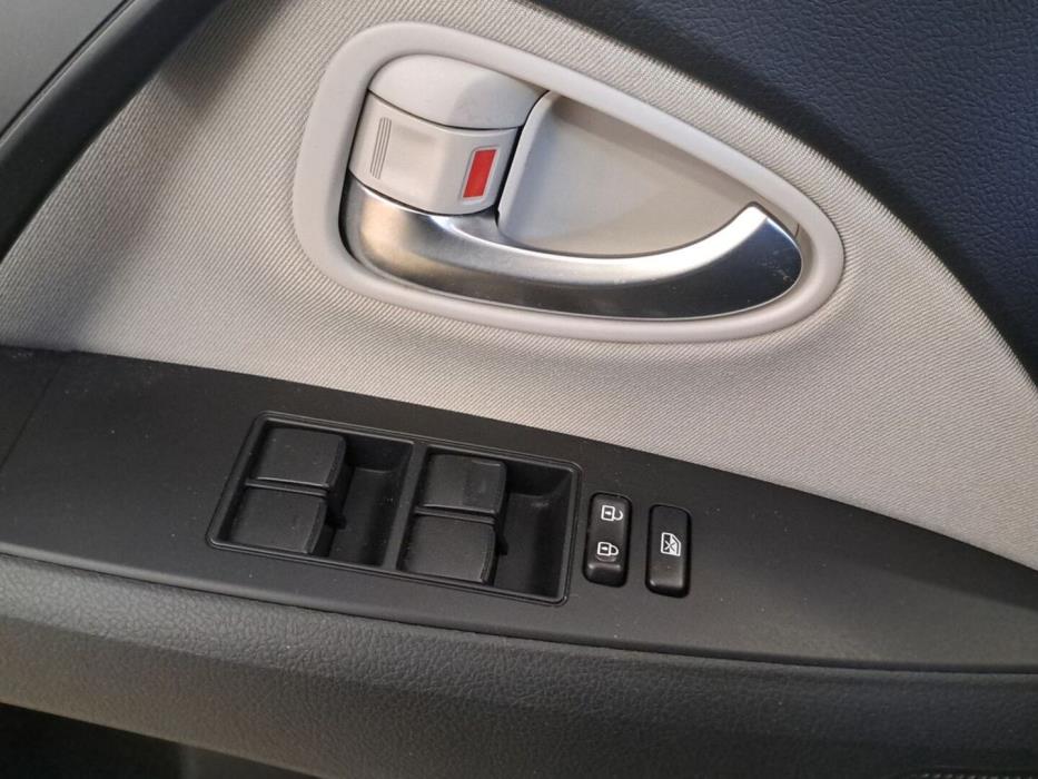 TOYOTA Avensis 2015