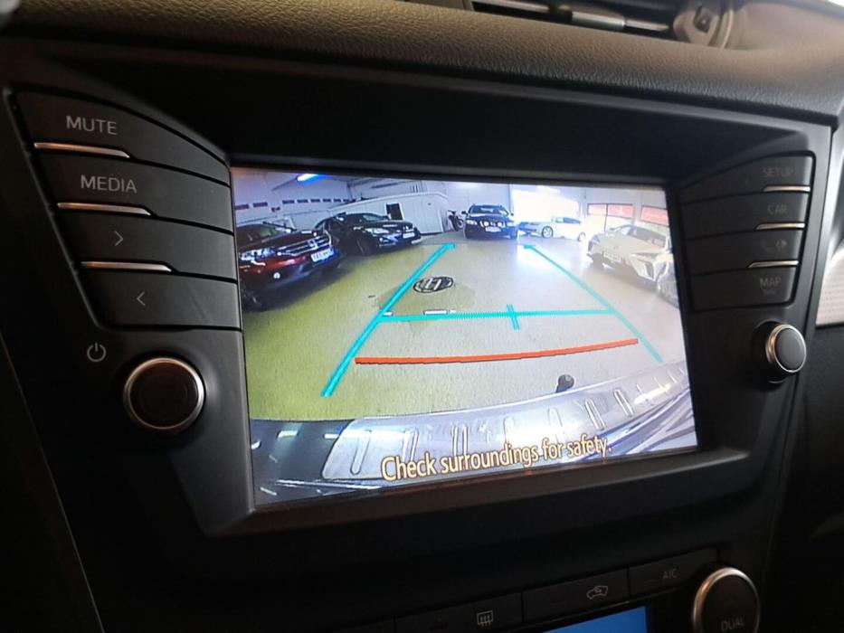 TOYOTA Avensis 2015