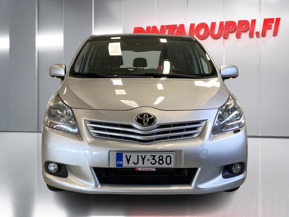 TOYOTA Verso 2010