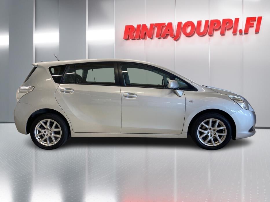 TOYOTA Verso 2010
