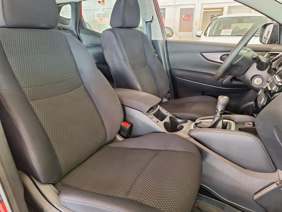 NISSAN Qashqai 2015
