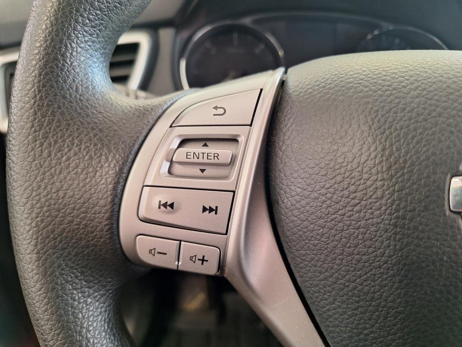 NISSAN Qashqai 2015