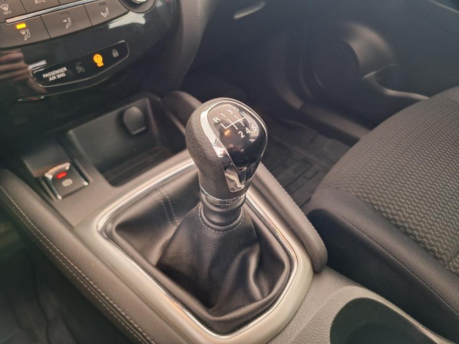 NISSAN Qashqai 2015