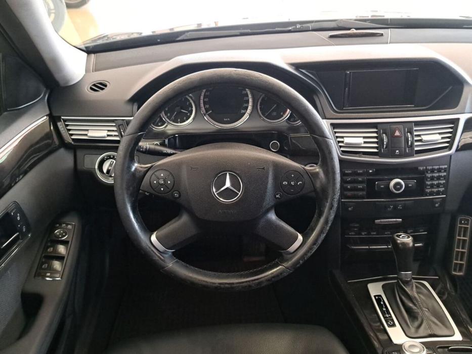 MERCEDES-BENZ E 2009