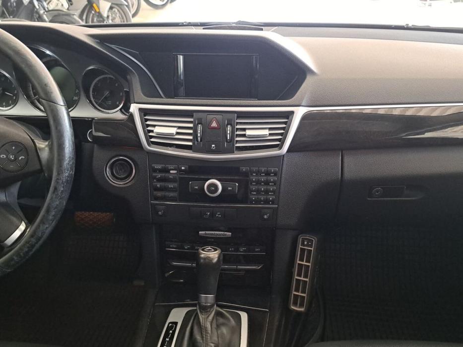 MERCEDES-BENZ E 2009