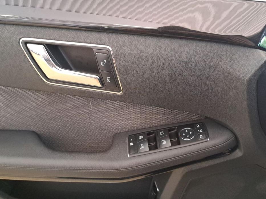 MERCEDES-BENZ E 2009