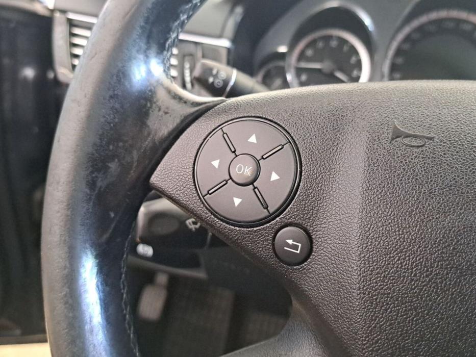 MERCEDES-BENZ E 2009
