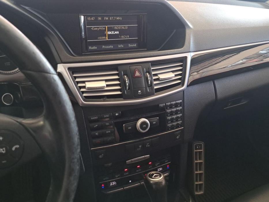 MERCEDES-BENZ E 2009
