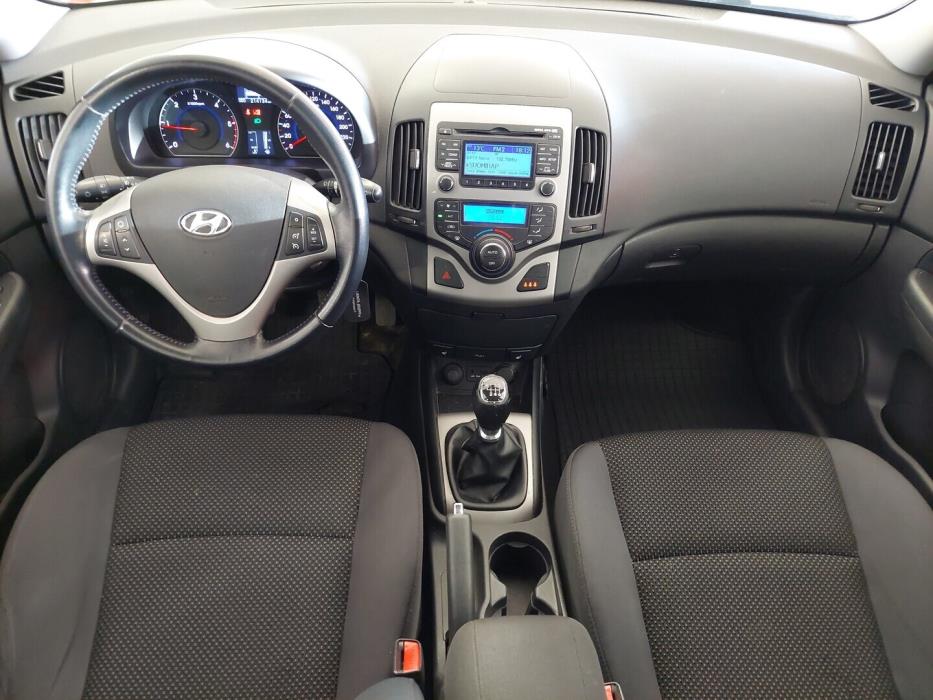 HYUNDAI i30 2011