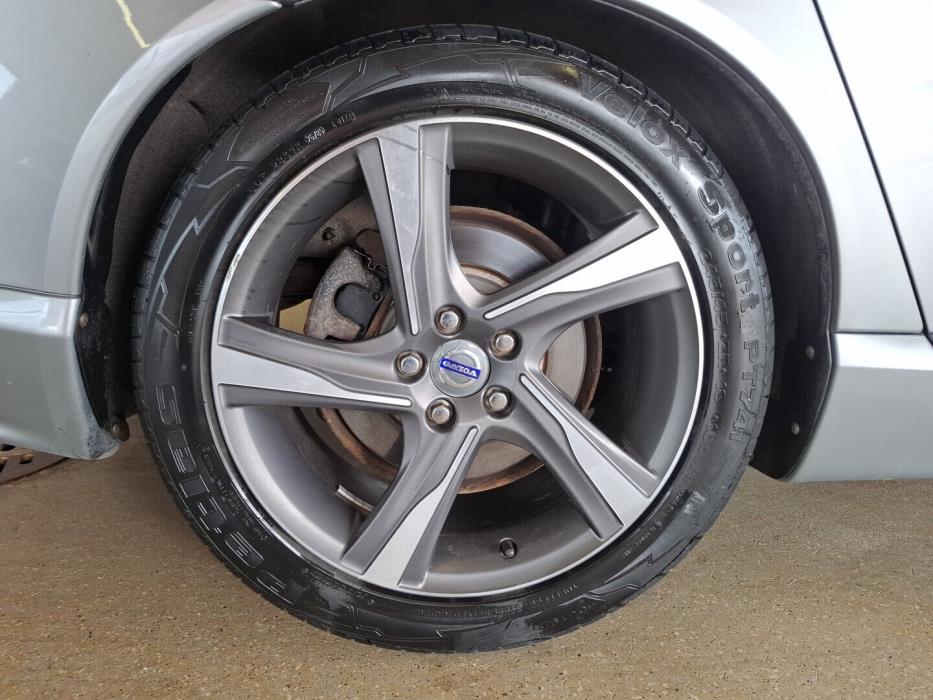 VOLVO V70 2012