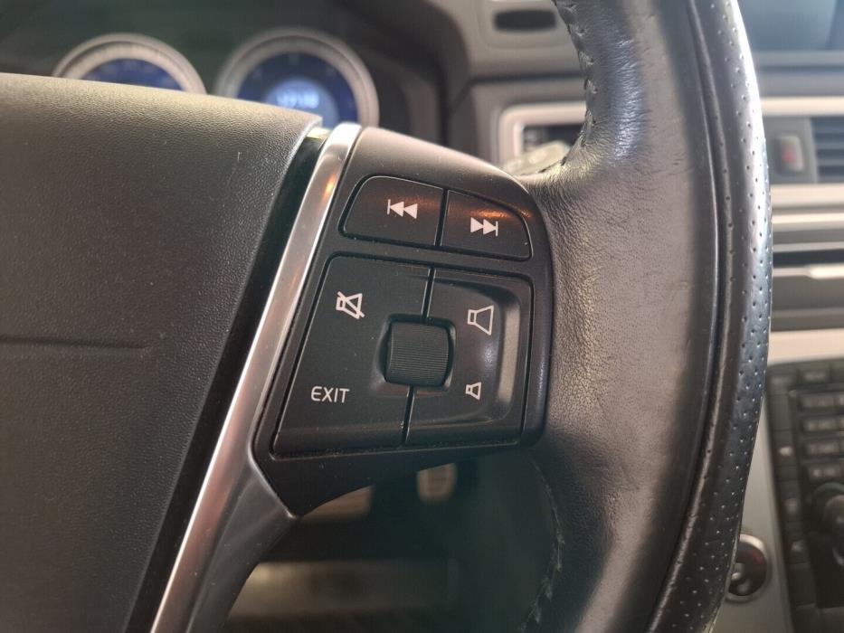 VOLVO V70 2012