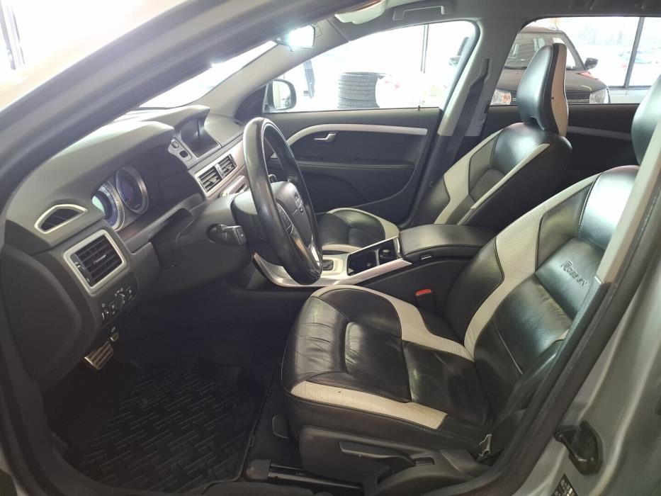 VOLVO V70 2012