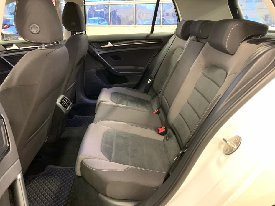 VOLKSWAGEN Golf 2018