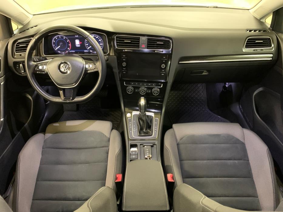 VOLKSWAGEN Golf 2018