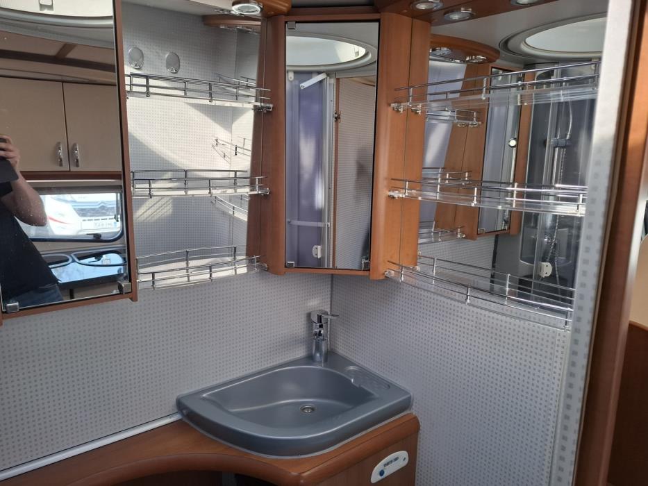 HOBBY T500 Van Exclusive 2009