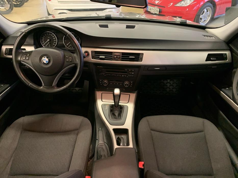 BMW 318 2009
