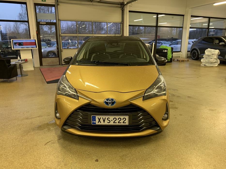 TOYOTA Yaris 2019