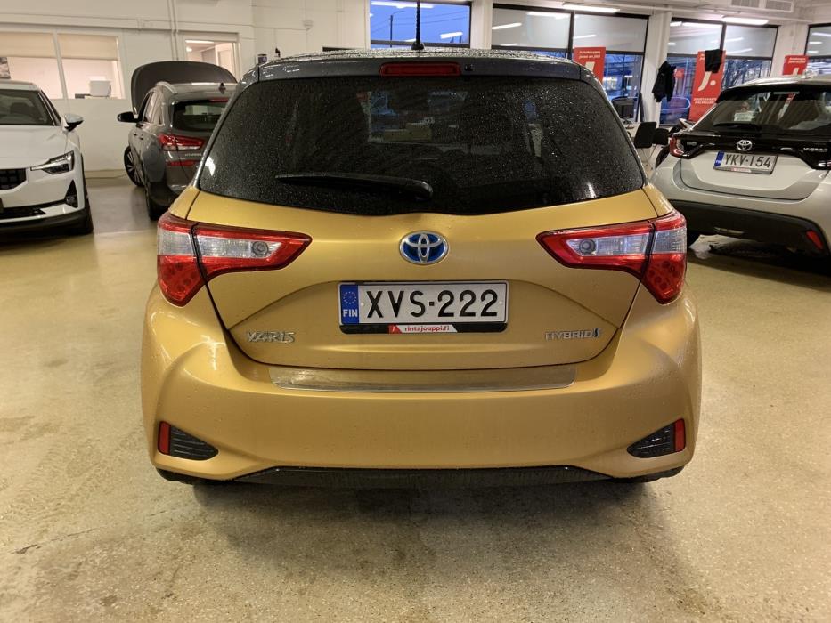 TOYOTA Yaris 2019