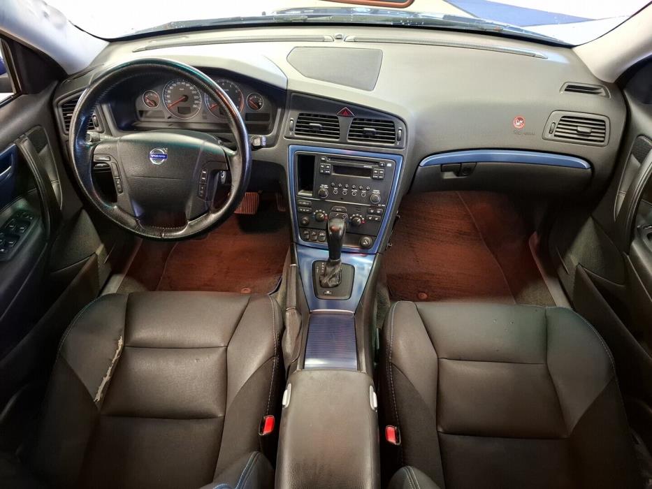 VOLVO V70 2005
