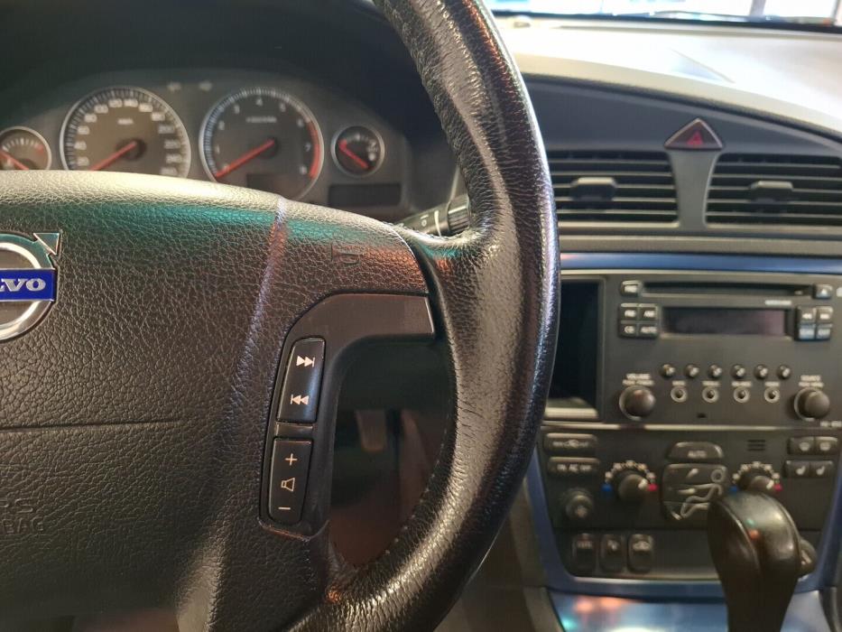 VOLVO V70 2005