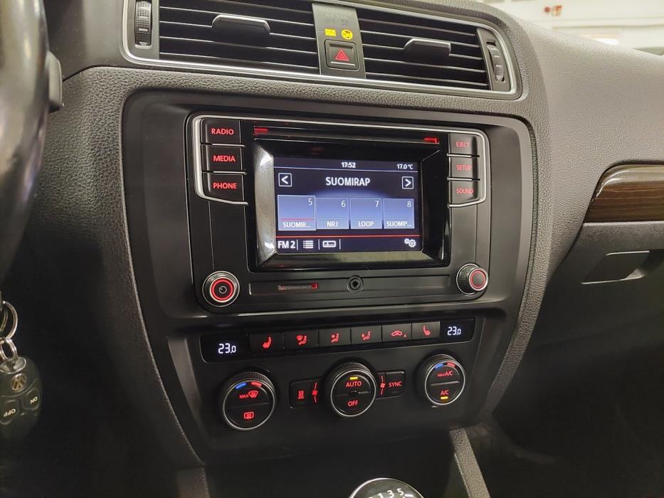 VOLKSWAGEN Jetta 2017