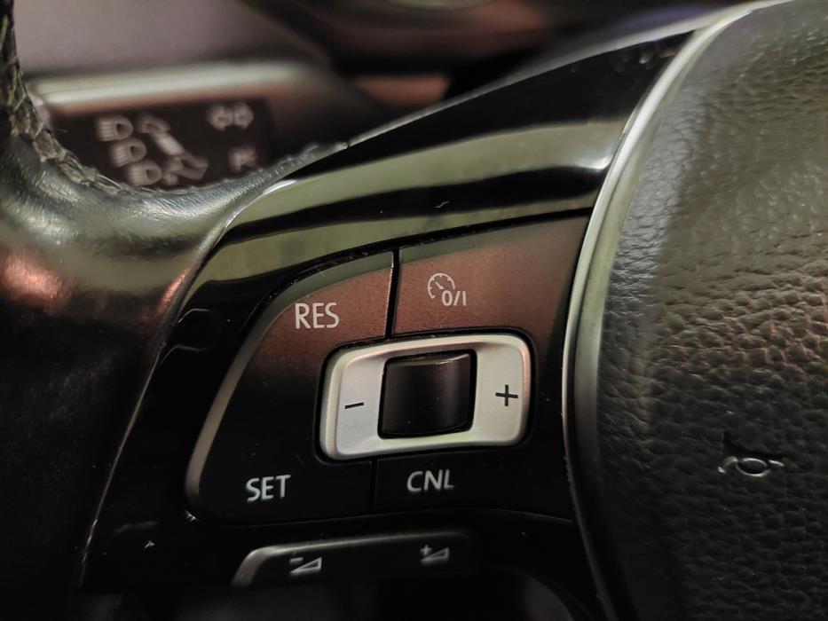 VOLKSWAGEN Jetta 2017