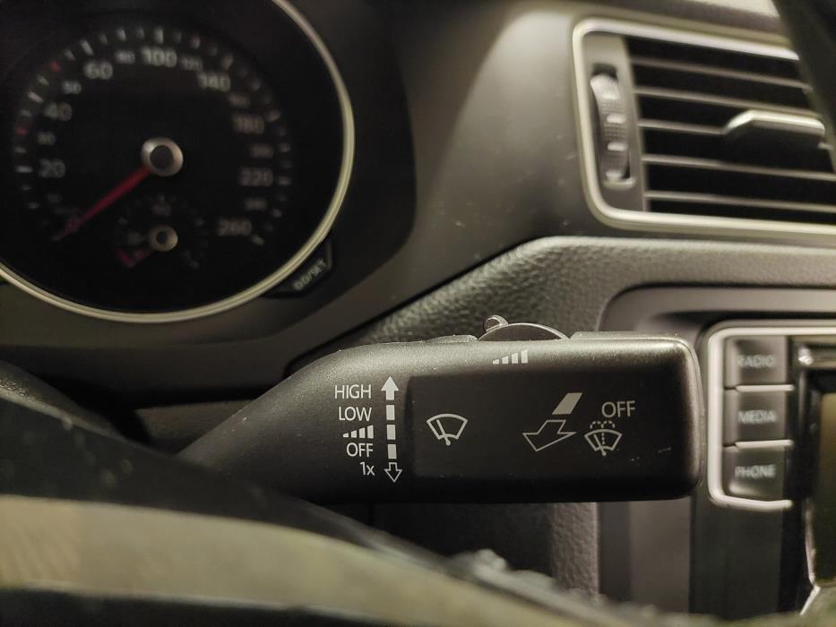 VOLKSWAGEN Jetta 2017