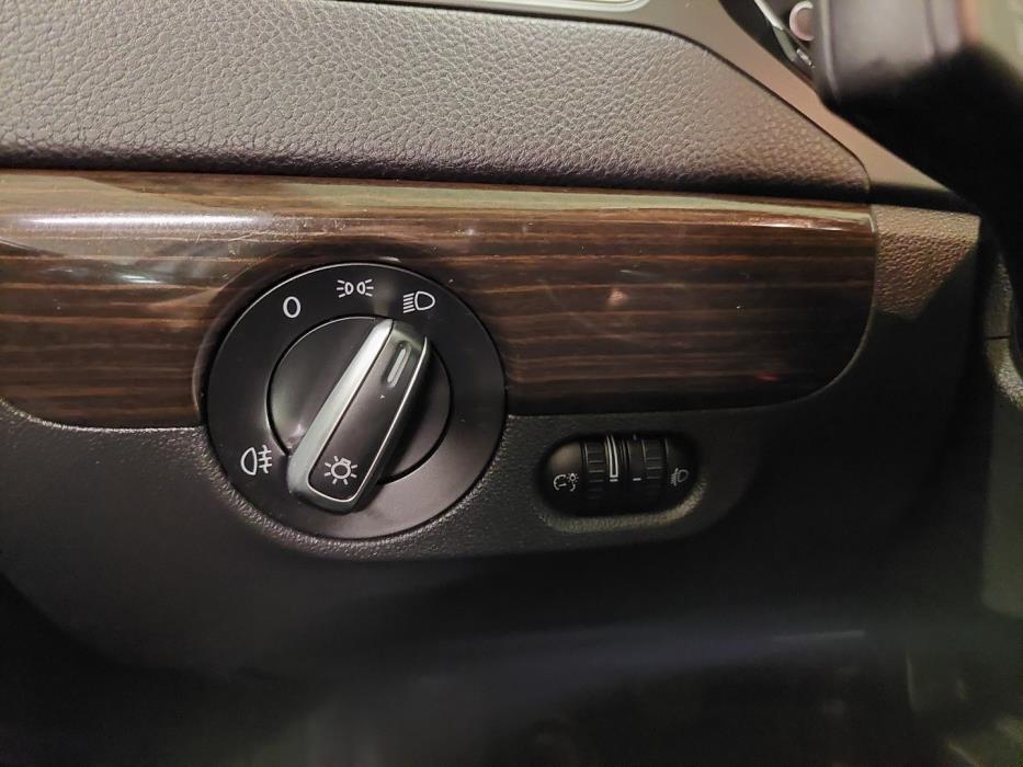 VOLKSWAGEN Jetta 2017