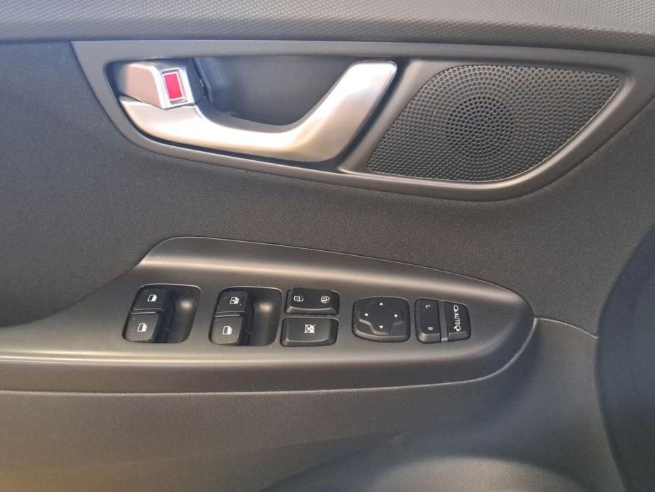 HYUNDAI KONA 2021
