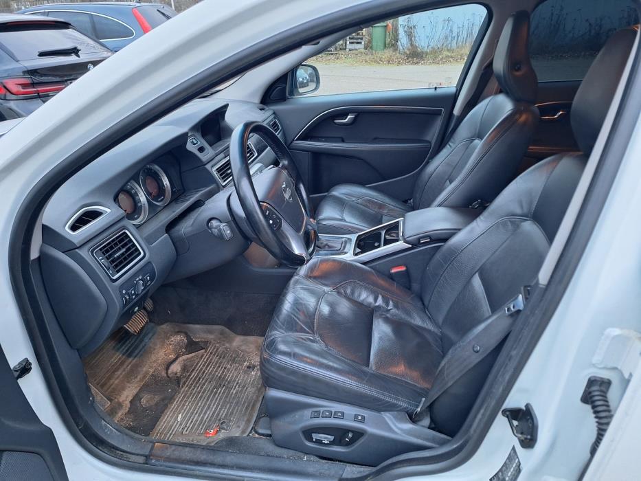 VOLVO V70 2013