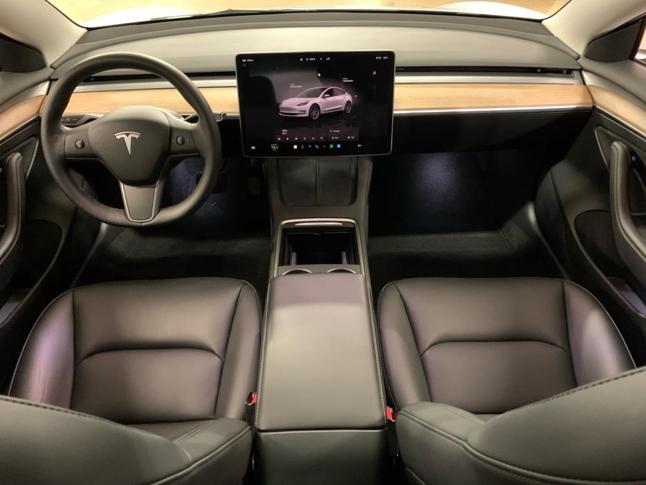 TESLA Model 3 2022