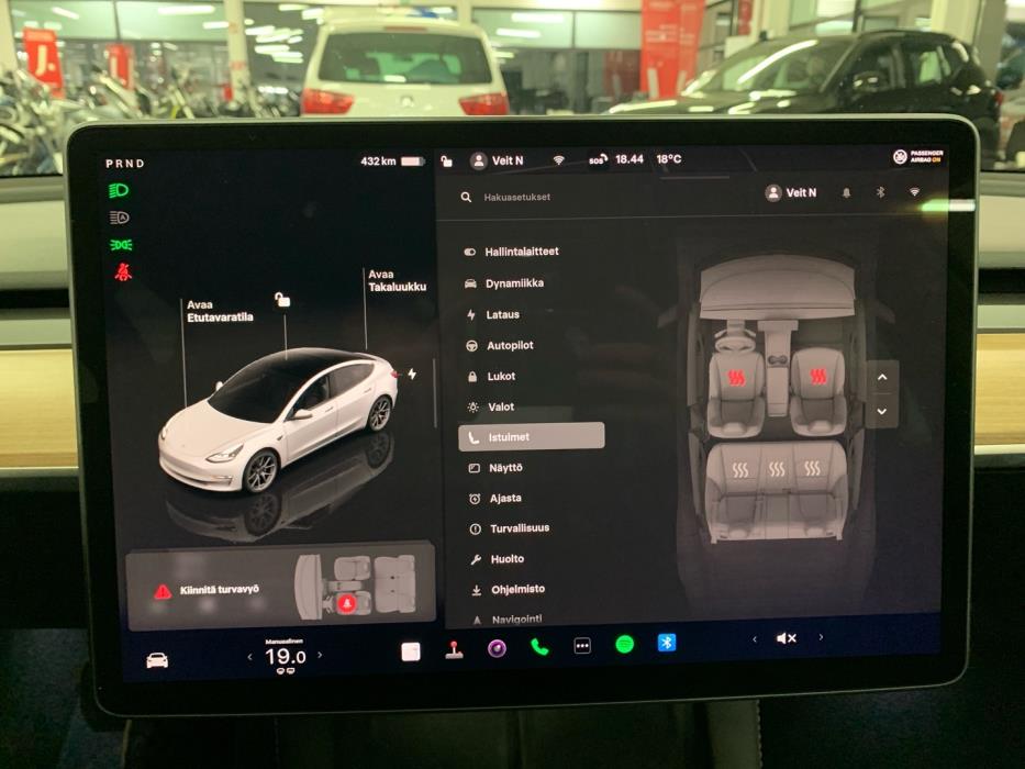 TESLA Model 3 2022