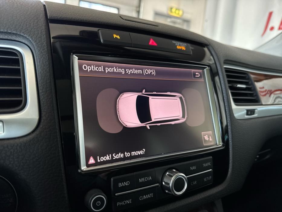 VOLKSWAGEN Touareg 2011