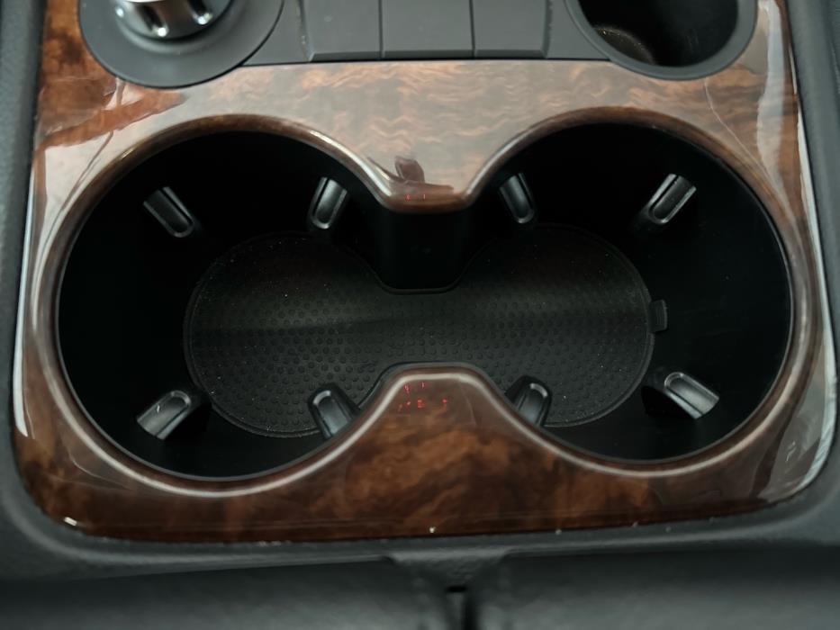 VOLKSWAGEN Touareg 2011