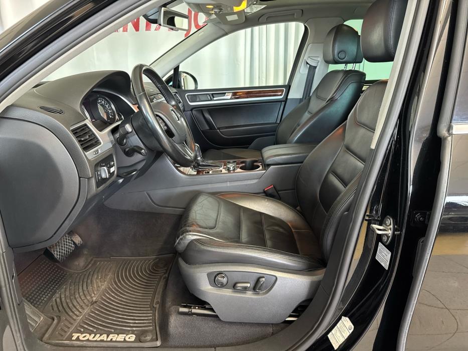 VOLKSWAGEN Touareg 2011