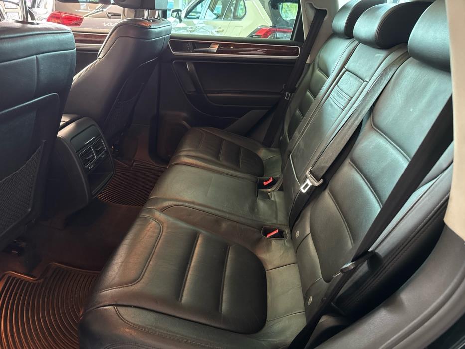 VOLKSWAGEN Touareg 2011